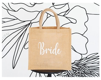 Custom Burlap Tote Bags, Bridesmaid Tote, Reusable Gift Bag, Matching Bridesmaid Totes, Personalized Burlap Totes, Jute Tote Bags with Names