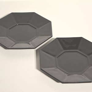 set of 2 vintage 80&#39;s Arcoroc Octime black octagonal saucers / plates Ø 14 cm - made in France