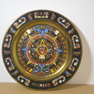 Vintage aztekisk mesoamerikansk folkkonstkalender på väggplatta i mässingsemalj - tillverkad i Mexiko