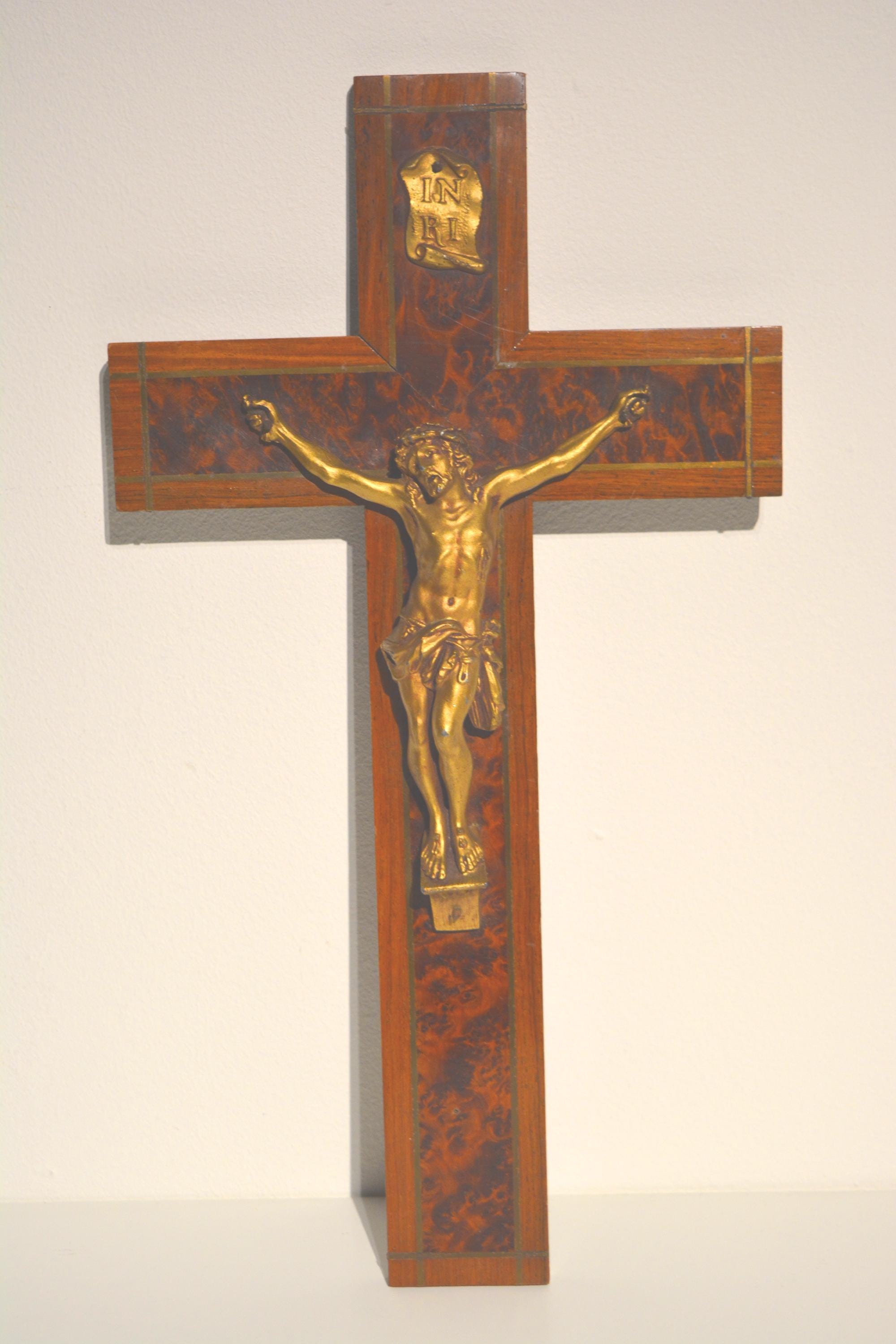 ヴィンテージの木製十字架像 金属製 十字架上のイエス・キリスト