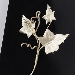 Ivy leaf lapel pin. Boutonniere for men, Buttonhole