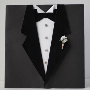 Elegant Poirot Lapel Pin - Tussie Mussie Inspired Brooch for Men with Small Wild Violets
