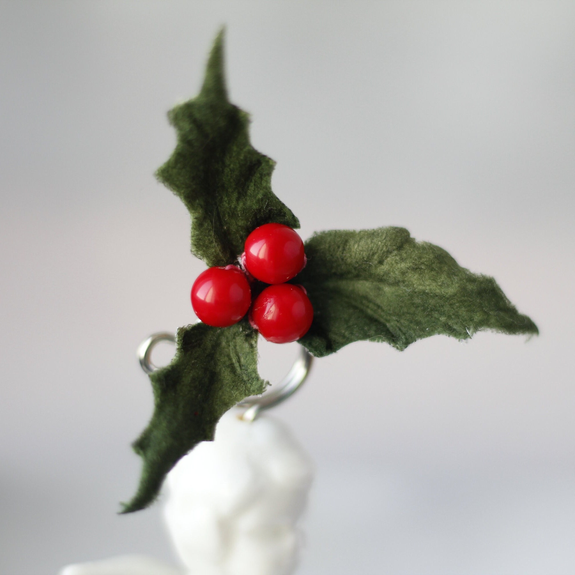 Christmas Boutonniere. Holly Berry Pin. Winter Boutonniere. - Etsy, image size:2000x2000