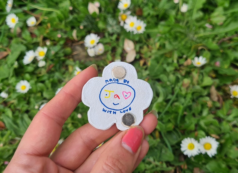 Daisy clay magnet cute flower chibi kawaii fridge handmade cartoon image 6