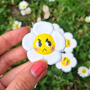 Daisy clay magnet cute flower chibi kawaii fridge handmade cartoon image 4