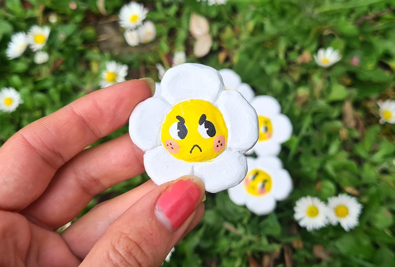 Daisy clay magnet cute flower chibi kawaii fridge handmade cartoon image 4