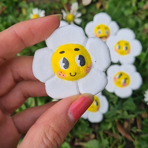 Daisy clay magnet cute flower chibi kawaii fridge handmade cartoon image 7