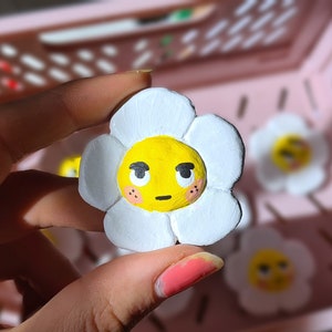 Daisy clay magnet cute flower chibi kawaii fridge handmade cartoon Bored