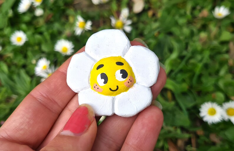 Daisy clay magnet cute flower chibi kawaii fridge handmade cartoon image 5