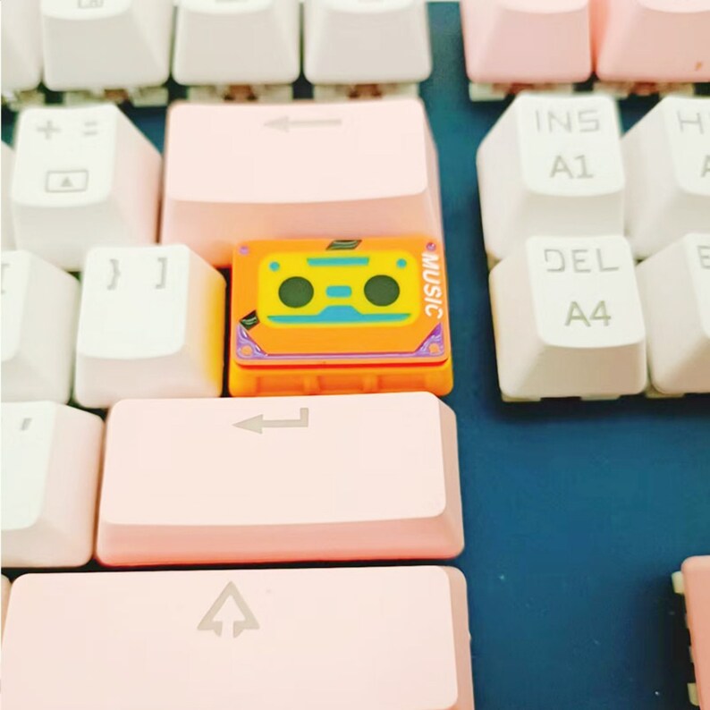 Custom 1.5u Tab WalkMan Keycaps Retro,Novelty Artisan Resin Keycap,for Cherry MX Switch Gaming Mechanical Keyboards,Gift Collection NO.5