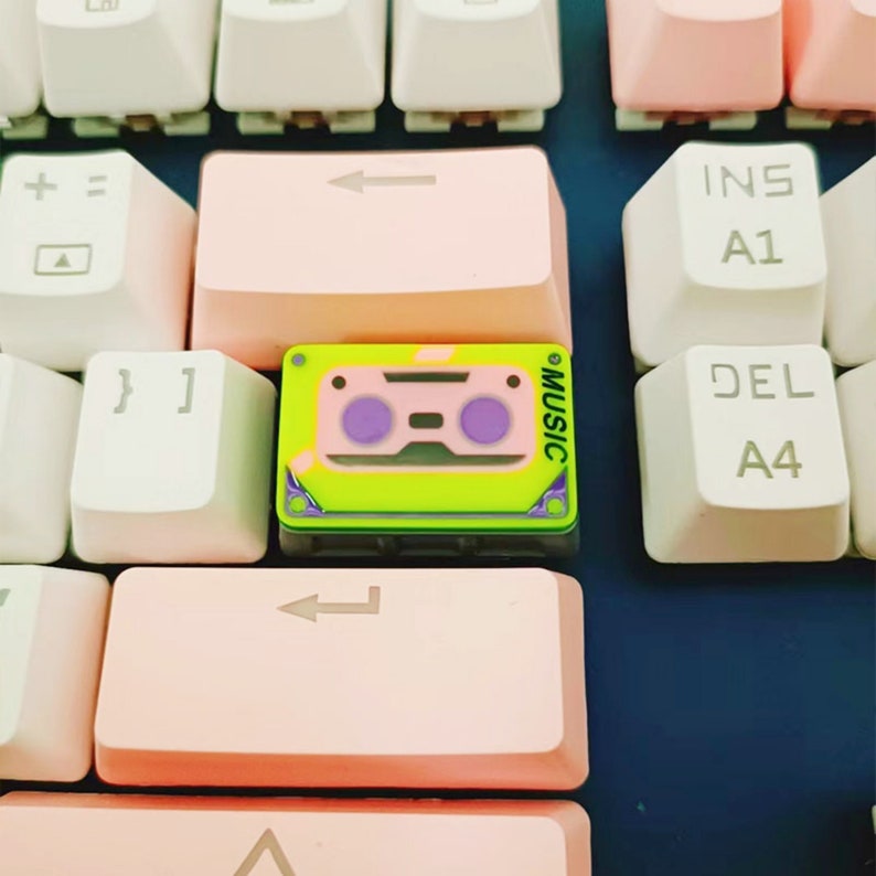 Custom 1.5u Tab WalkMan Keycaps Retro,Novelty Artisan Resin Keycap,for Cherry MX Switch Gaming Mechanical Keyboards,Gift Collection NO.4