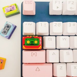 Custom 1.5u Tab WalkMan Keycaps Retro,Novelty Artisan Resin Keycap,for Cherry MX Switch Gaming Mechanical Keyboards,Gift Collection NO.6