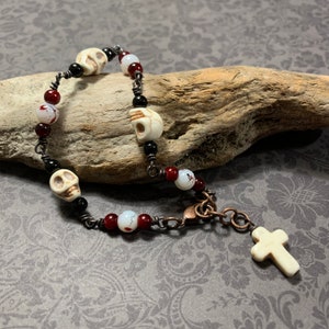 Creepy Bloody Skull Bracelet, Halloween Bracelet, Skull Bracelet, Halloween Jewelry, Halloween Party Jewelry, Death Jewelry, Quartz Jewelry
