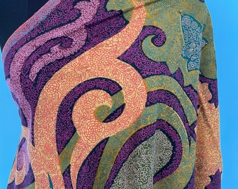 Bringing to you a perfect Kalamkari Pashmina shawl, that sum up the love from all the colours that are painted across it