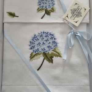 Prestigious 1+1 pure linen towels with satin stitch embroidery handmade towel