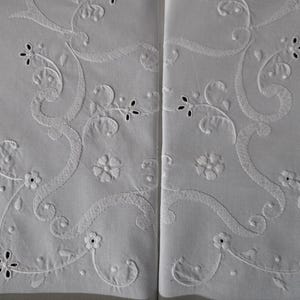 hand embroidered sheet in pure percale cotton, very high quality