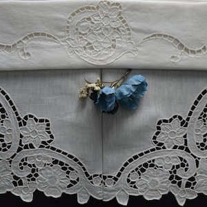 pure linen sheet Bellora with hand-cut embroidery ecru&#39; color sheet linen