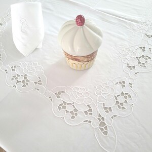 Tablecloth x12 pure percale cotton of the highest quality hand-cut embroidery