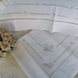 Fine sheet in pure linen with full gold stitch embroidery by hand