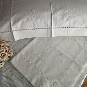 Charmante percale katoenen lakens met satijnsteekborduurwerk in goudzijdedraad met de hand