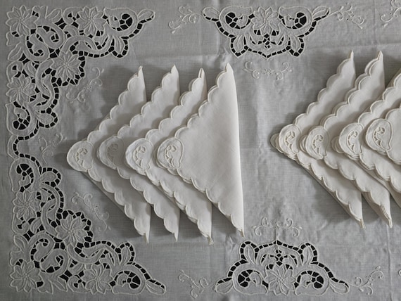 Tovaglia in puro lino Bellora con ricamo intaglio a mano 12 posti ecru' color Tablecloth linen