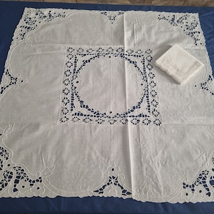 Rich hand-embroidered pure linen tea tablecloth 80 x 80 cm Tablecloth the&#39; linen