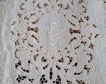 Rideau grand format très précieux en pur lin Bellora, broderie découpée main et point bourdon, lin rideau en soie 270 x 305 cm