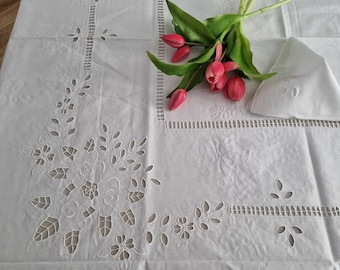 Bestickte Tischdecke aus 100 % Baumwolle, maschinengeschnittene Stickerei und Handlilie x8 Tischdecke