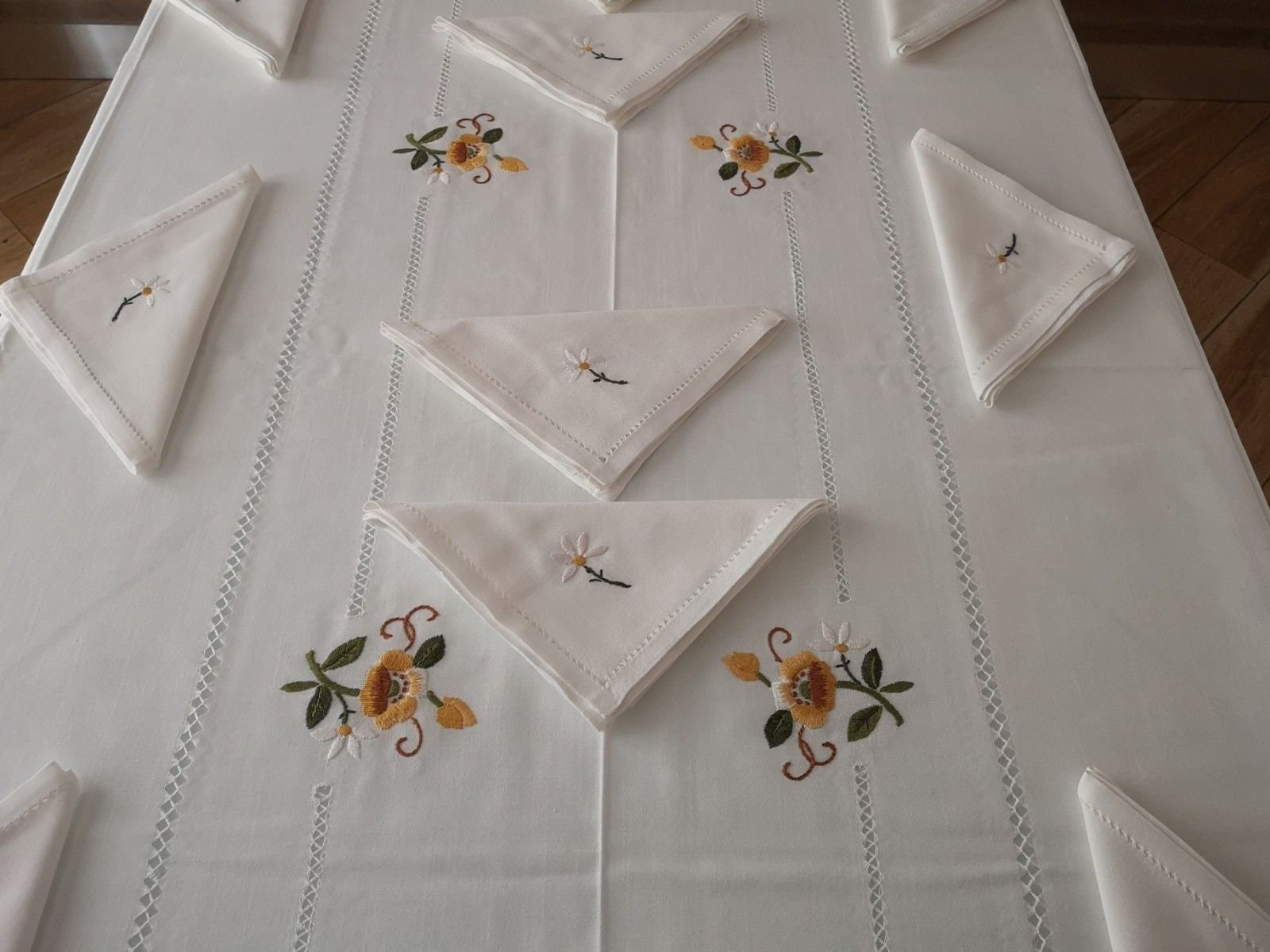Tablecloth X 12 (including 12 Napkins) in Linen Blend (40 Linen 60