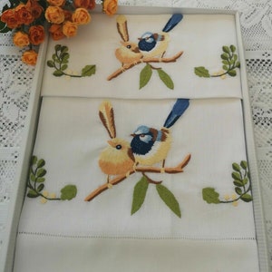 Prestigious 1+1 pure linen towels with satin stitch embroidery handmade towel