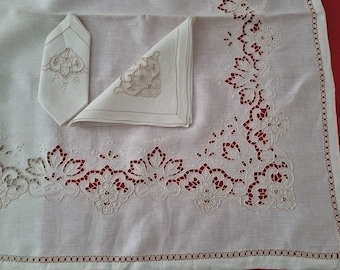 Hand embroidered tablecloth cutwork pure linen 12 places spectacular Tablecloth linen