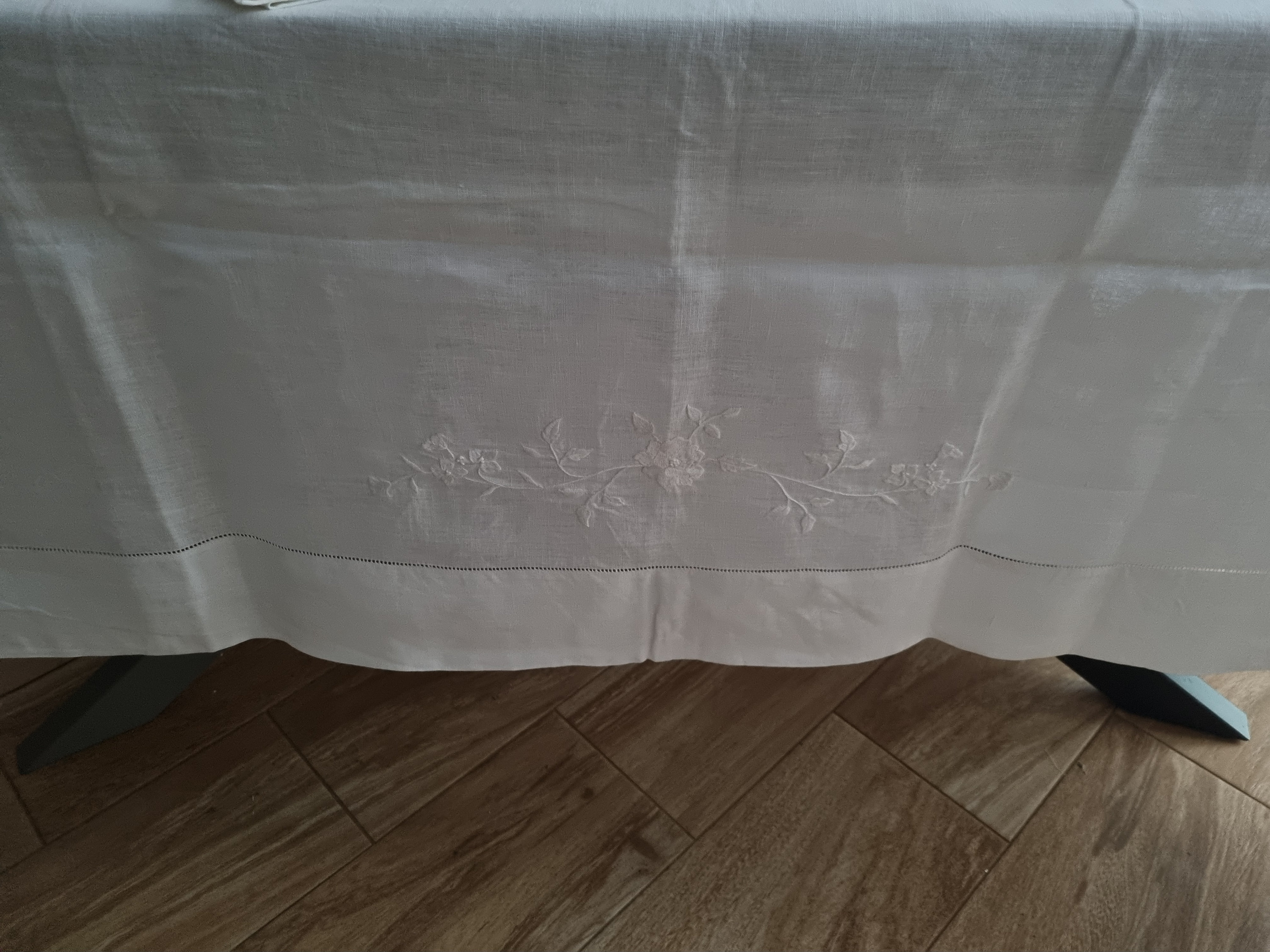 Nappe En Pur Lin Ricamée 185x280 Cm - Pour 12 Personnes - Finitions Main - Blanche - Neuve