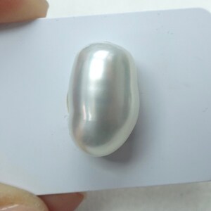 South Sea White Baroque Pearl Natural Color, Elongated Shape, Excellent Luster, Smooth Skin, Undrilled, Perfect For Jewelry/Charms