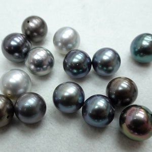8mm-9mm South Sea Tahitian Pearl - Natural Colors - High Luster - Near-Round Shape - Full-Drilled - 1 Piece