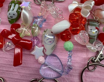 Niestandardowe breloki do paznokci