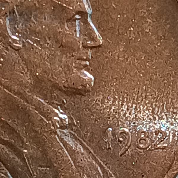 Lincoln 1982 no mint. Very rare variety small date 2.5g.cent.