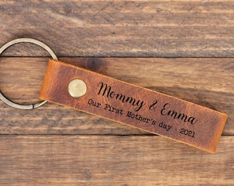 First Mother’s Day Gift, Personalized Leather Keychain for New Mom, New Mom Keychain with Kid Name, Baby Name Engraving Custom Gift for Her