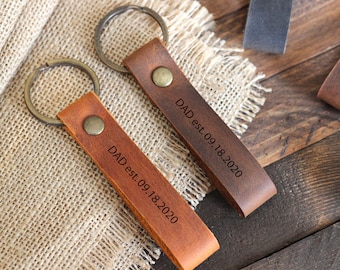 Leather Engraved Dad Gift, Personalized Leather Keychain, New Dad Gift, Gift for Dad, Fathers Day Gift, Pregnancy Announcement