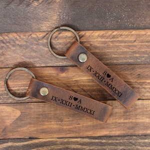 Personalized Leather Couples Keychain Set, Laser Engraved Leather Keychain, Anniversary Gift for Boyfriend Girlfriend, Couples Gift image 4