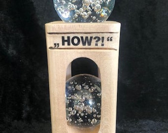 Unmögliches Objekt "Glaskugel im Holzblock" Handarbeit aus Lindenholz Ein besondere Geschenk zur Hochzeit, zum Geburtstag & für Sammler