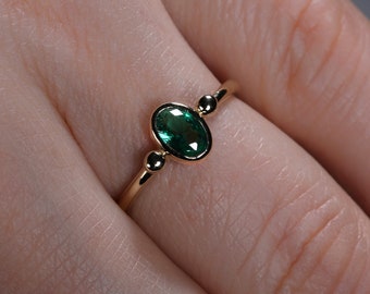 Vintage Style Genuine Emerald Solitaire, 14k Gold Simple Emerald Ring, Unique Oval Cut Natural Emerald Solitaire, Statement Emerald Ring