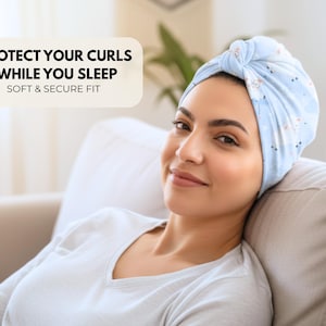 Blue Curly Hair Sleep Protector – BASIC One Size | Lightweight Bonnet Alternative for Curly Method, Night & Daily Curl Care