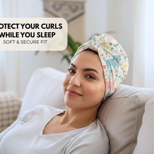 Curly Hair Sleep Protector – BASIC One Size | Lightweight Bonnet Alternative for Curly Method, Night & Daily Curl Care, Cats print