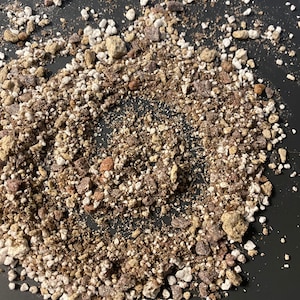 Hi-Humidity Gritty Mix for Succulents and Cactus / Organic /Fast Draining Soil / No Animal Products / Fight Root Rot / Coarse Soil