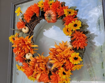 Couronne d'automne fabriquée à la main, couronnes pour la porte d'entrée, élégante couronne d'automne, couronnes orange, couronnes de couleurs vives, décoration d'automne chaleureuse et invitante