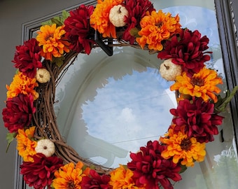 Couronne d'automne fabriquée à la main, couronnes pour la porte d'entrée, élégante couronne d'automne, couronnes rouges, couronnes de couleurs vives, décoration d'automne chaleureuse et invitante