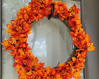 Couronne d'automne fabriquée à la main, couronnes pour la porte d'entrée, élégante couronne d'automne, couronnes orange, couronnes de couleurs vives, décoration d'automne chaleureuse et invitante