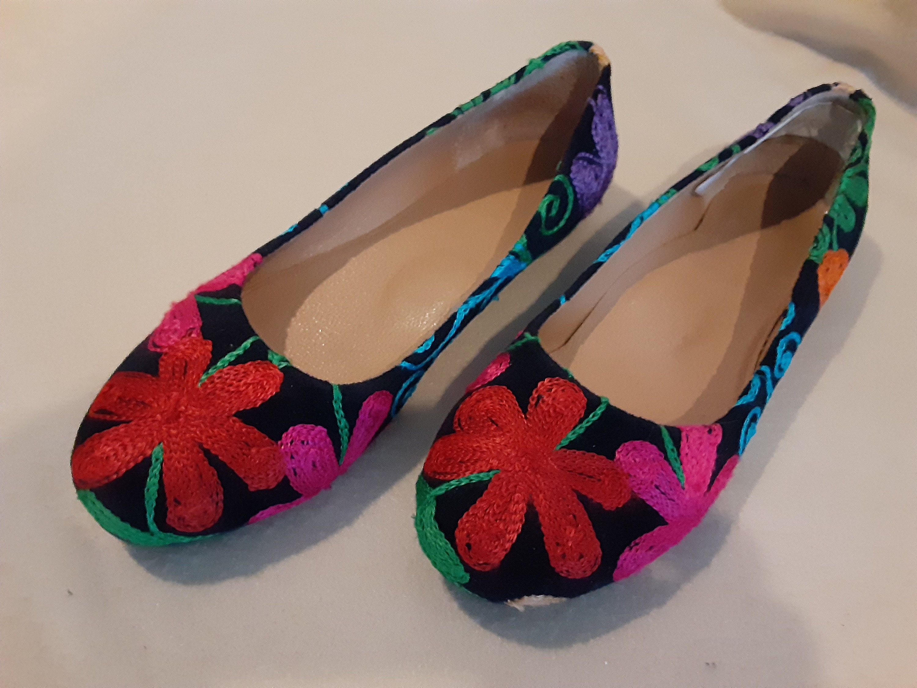 ladies black flat shoes size 7