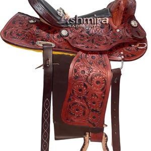 Hand Carved Leather Western Saddle: Barrel Racing, Trail Riding Set