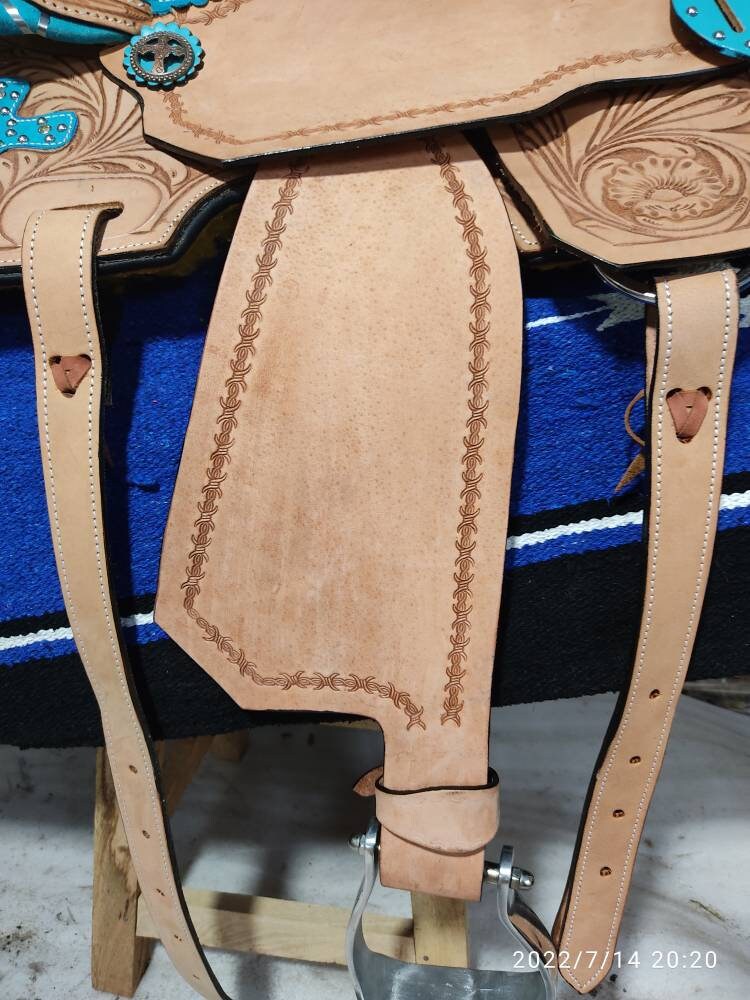 Selle Western En Cuir Brut – Faite Main – Taille 10 à 18 Pouces – Avec Supports